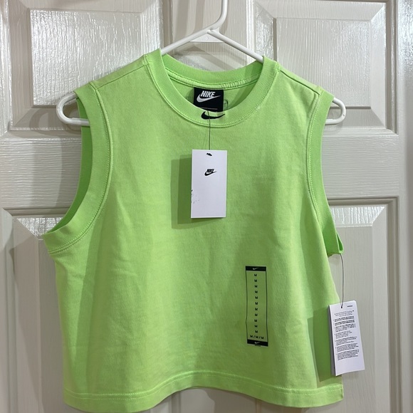 NWT Nike Women’s Cropped Tee - Picture 3 of 6